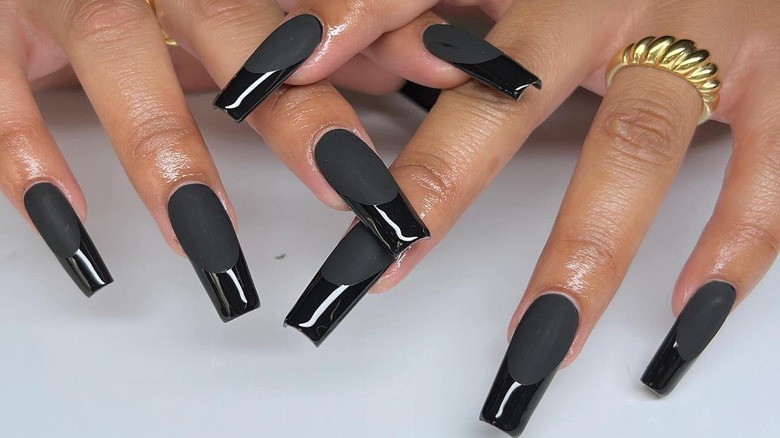 Black gloss and matte manicure