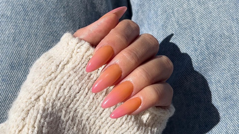 Blushy coral nails