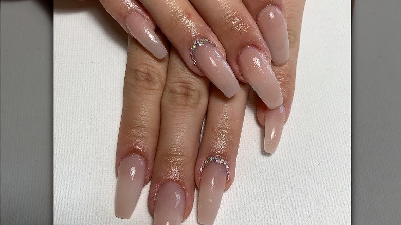 Ring finger cuticle chain