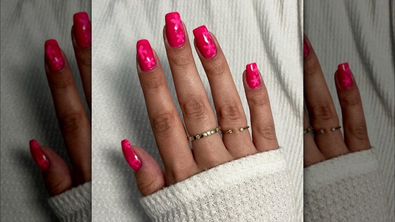 Pink Barbiecore daisy nails