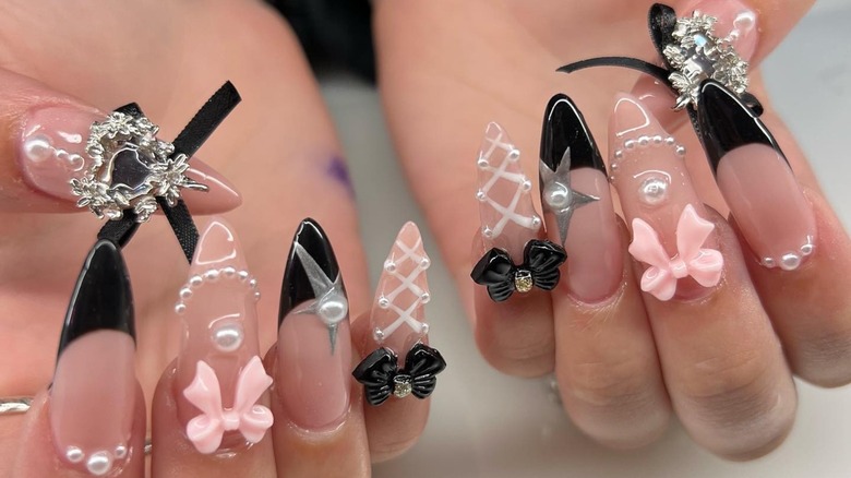 nails with black bows
