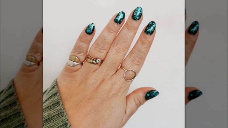 Speckled evergreen nails