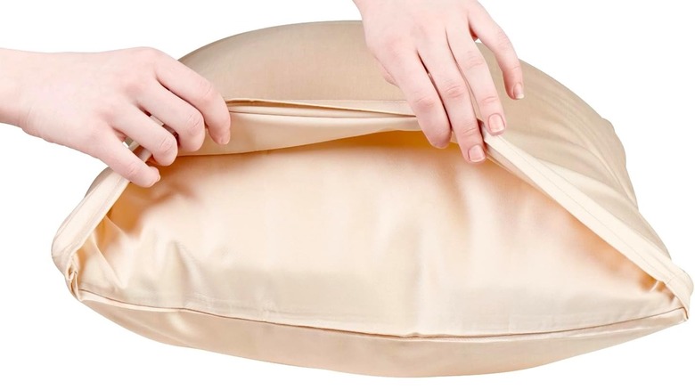 Jomo Anti-Acne Copper Pillowcase