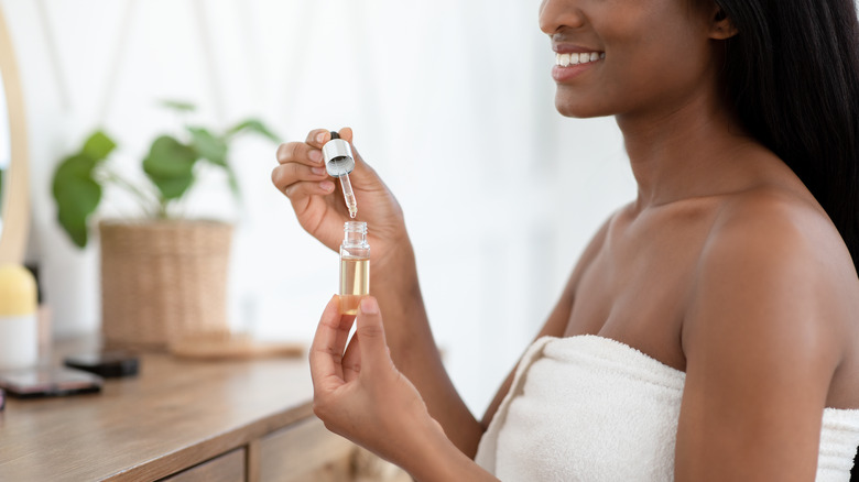 girl using coconut oil