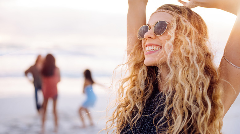 Woman with wavy blond hair