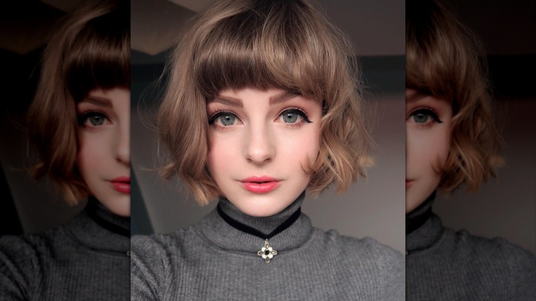 'Dolly Bob': The Best Short Haircut For The Coquette Aesthetic