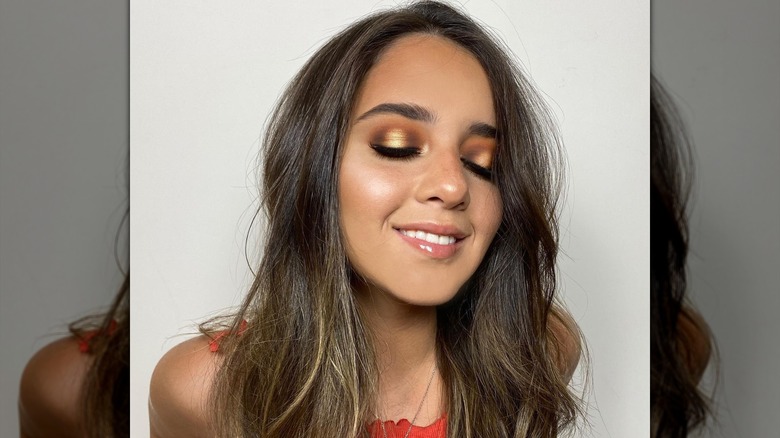 woman wearing burnt orange eyeshadow