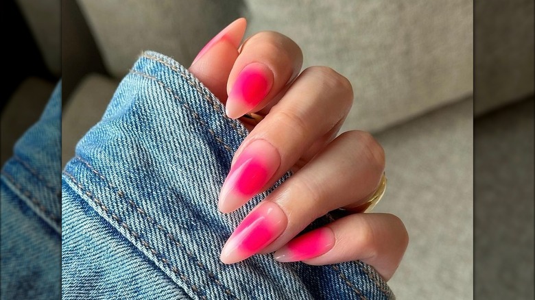 Neon grapefruit pink aura manicure