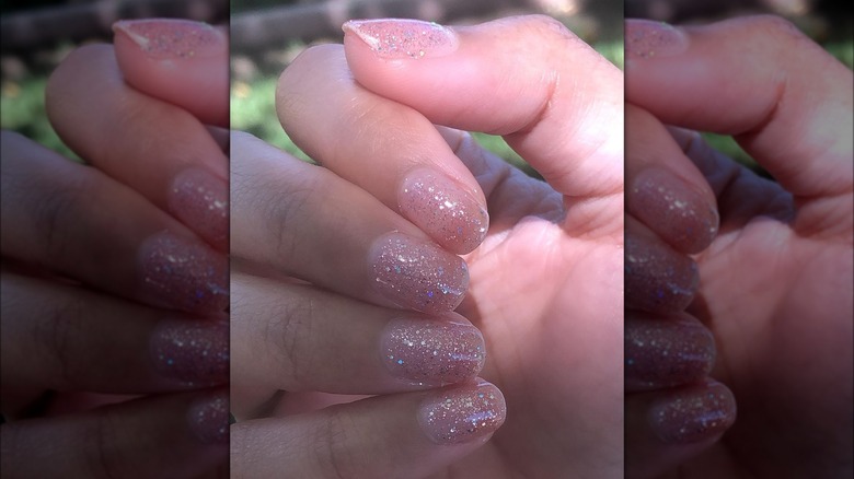 Glittery milk bath nails