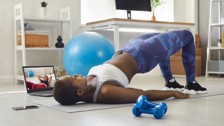 Woman doing a glute bridge