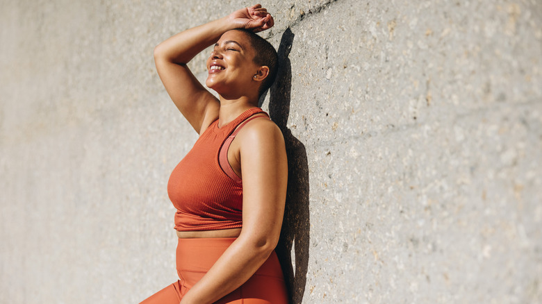 woman in workout set