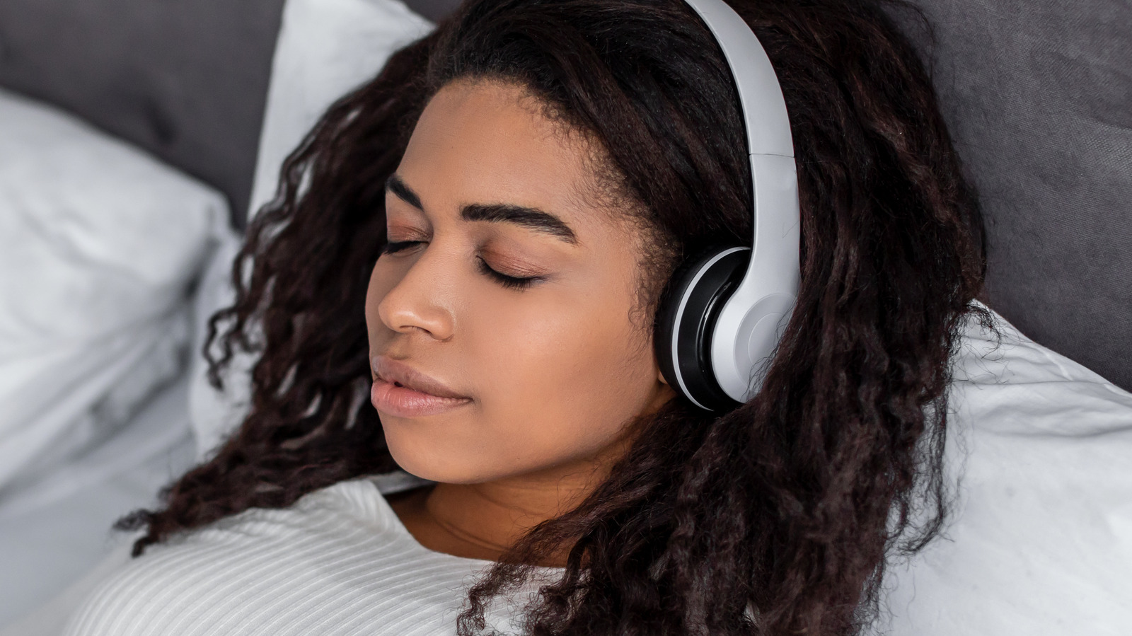 experts-say-this-sound-may-be-better-than-white-noise-for-sleeping