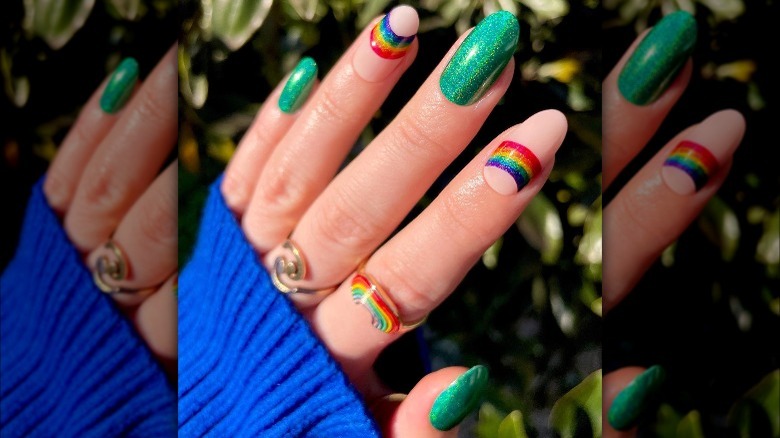 Green rainbow nails