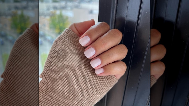 Short milky pink nude nails