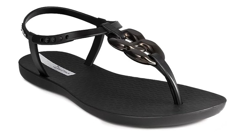 Black flat strap sandal 