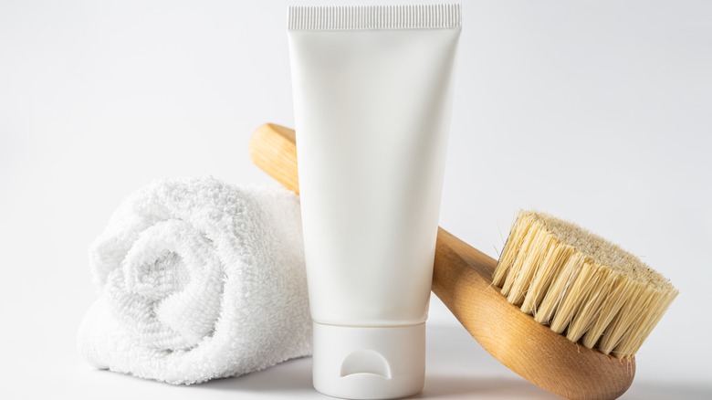Scrub and other facial tools