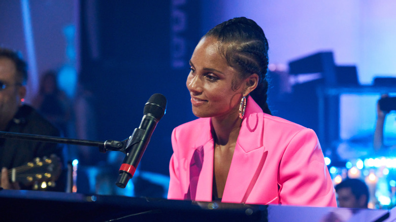 Alicia Keys at piano