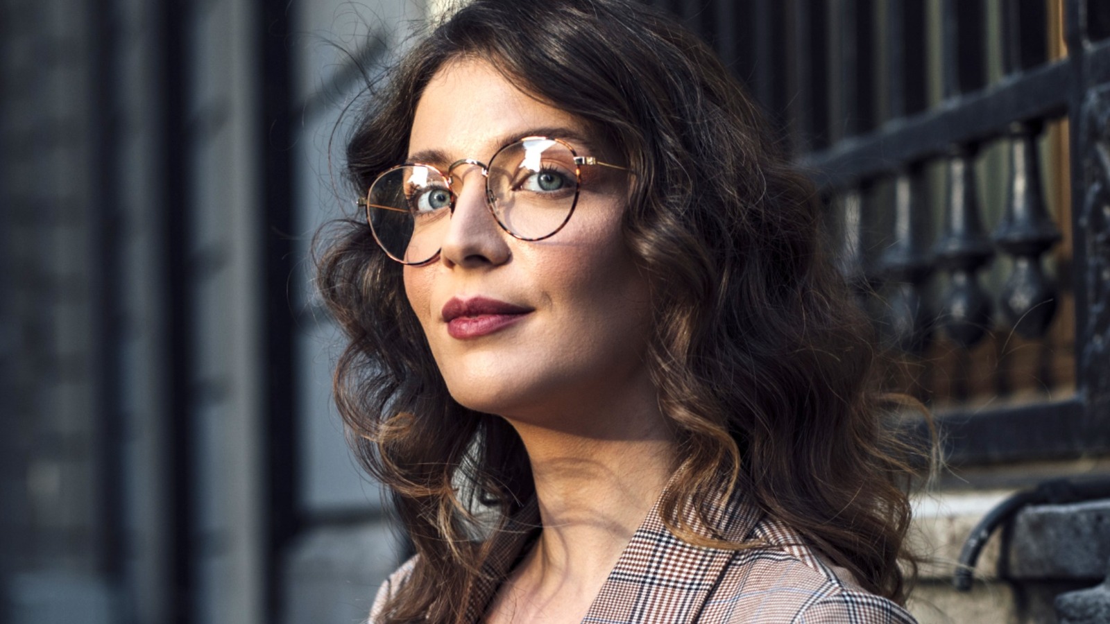 Glasses Are The Must Have Accessory Of Fall 2023 Here S How To Style Them   L Intro 1699897519 