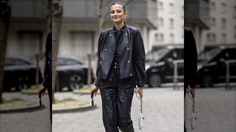 woman wearing all black look