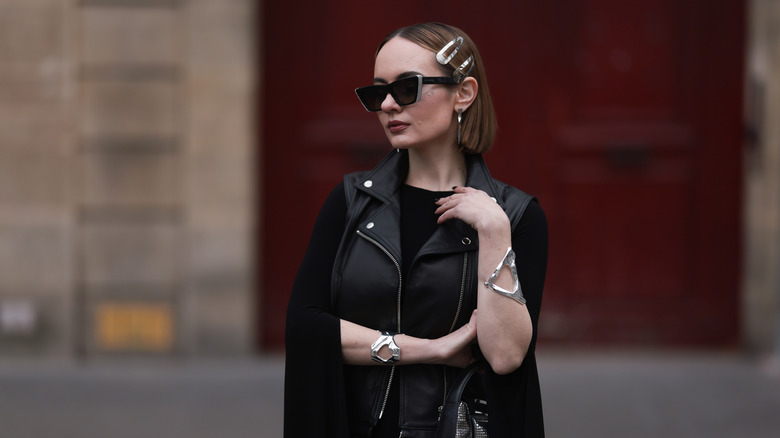 woman wearing clips in hair