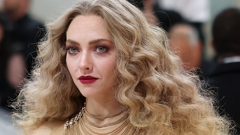 Amanda Seyfried's disco curls