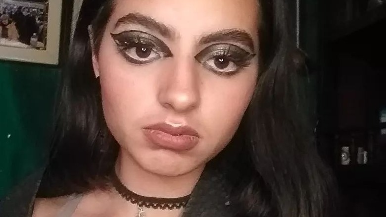 Dark feminine makeup