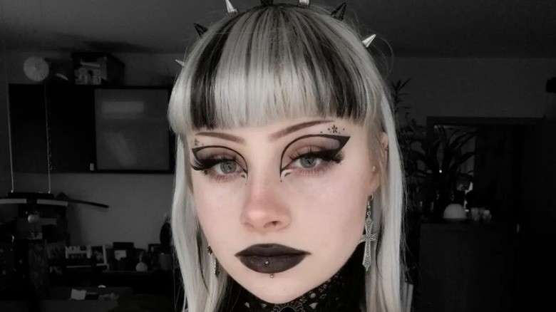 Goth dark feminine makeup