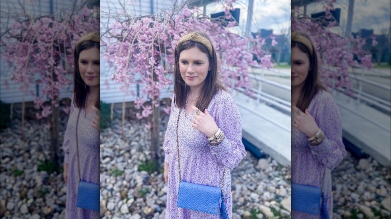 Girl styling the preppy knotted headband