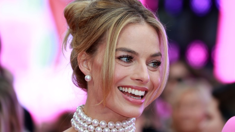 Margot Robbie's Makeup Artist Shares The Secrets Behind Her, 53% OFF