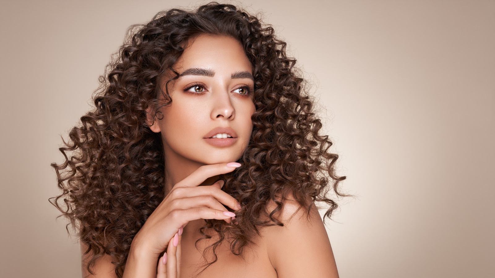 Heres The Best Order To Apply Your Hair Products In If You Have Curly Hair