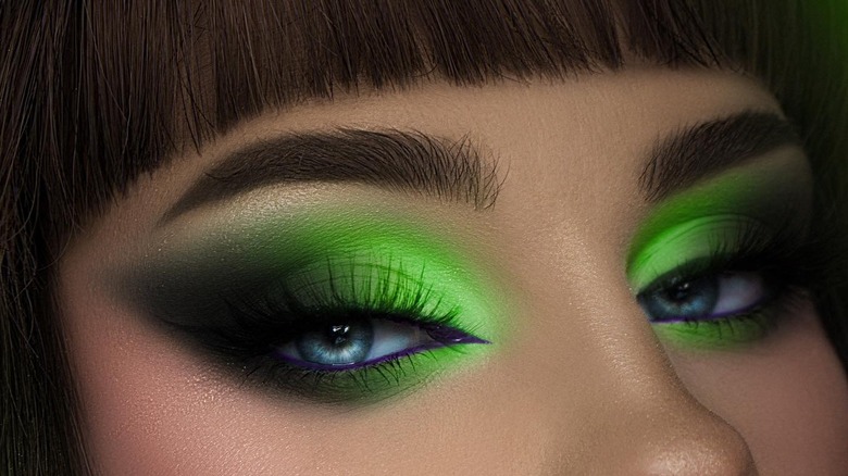 Green smokey eyes