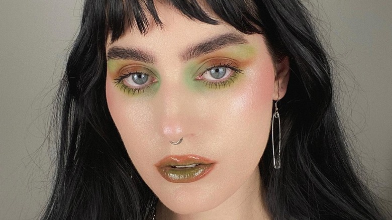 Green and brown eyeshadow