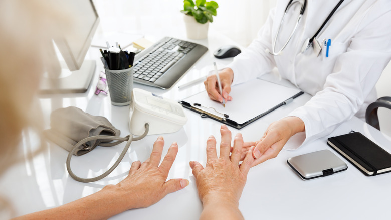 Medical consultation of hand