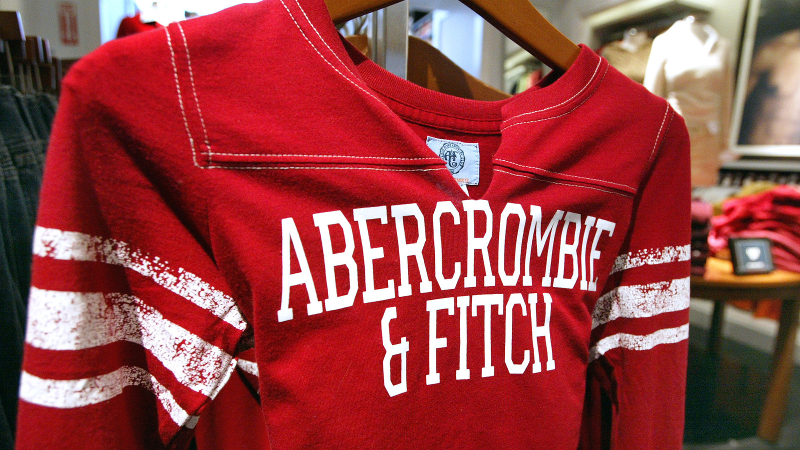 How Abercrombie Still Manages To Keep Its In-Store Traffic Strong