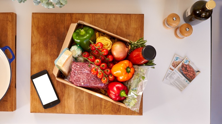 phone food basket on table