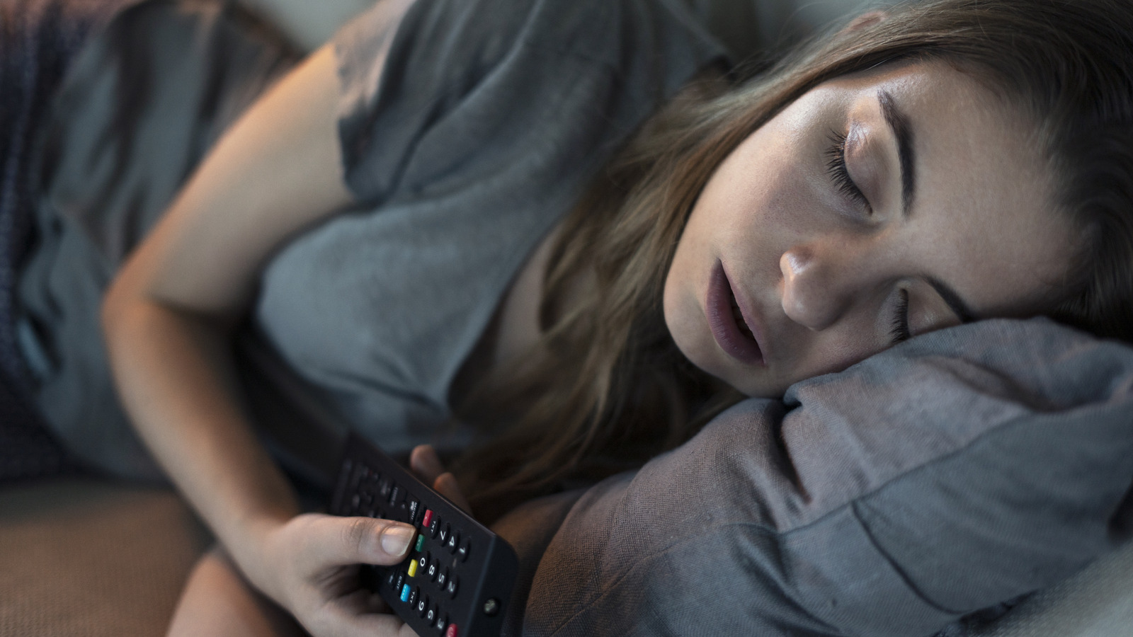 Does Falling Asleep With The Tv On Affect Your Sleep