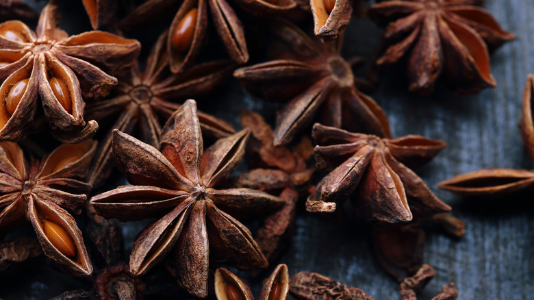 Star anise seeds