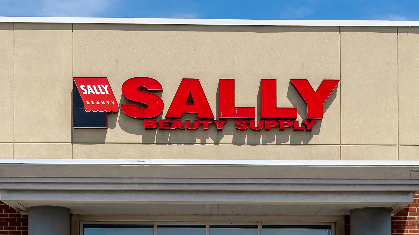 How Sally Beauty Supply Managed To Double Its Competition's Foot Traffic