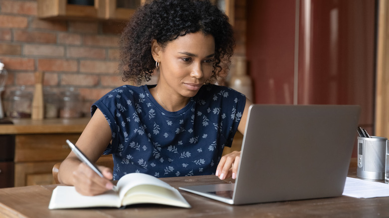 woman on laptop