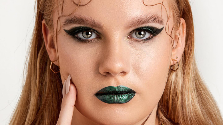 Metallic green lips