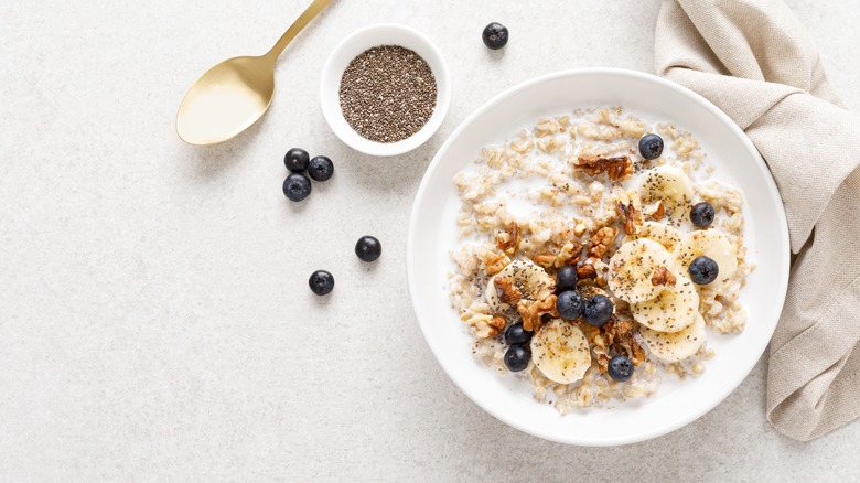 oatmeal with fruit and nuts