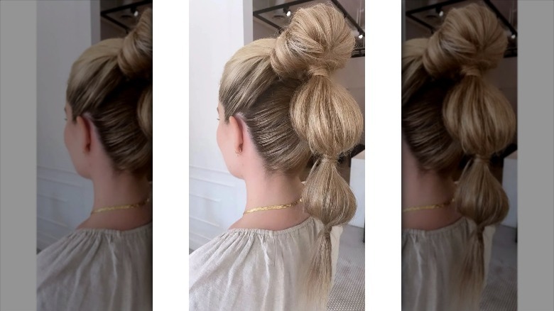 Blond bubble pony