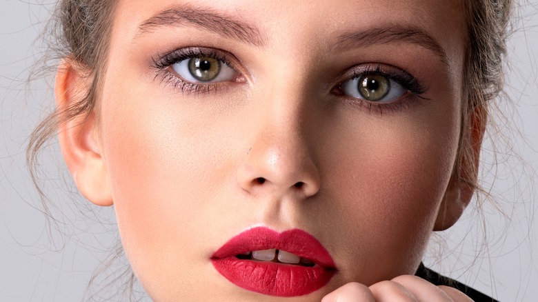 woman wearing light smoky eyeshadow 