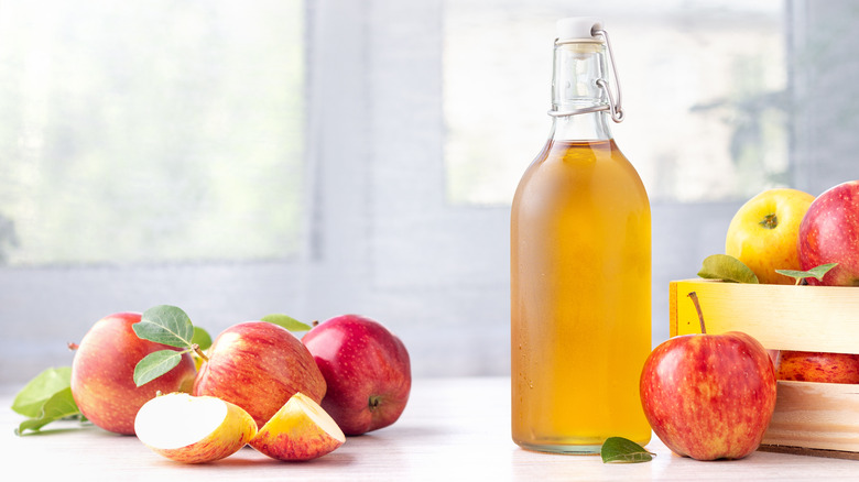 Apple cider vinegar 