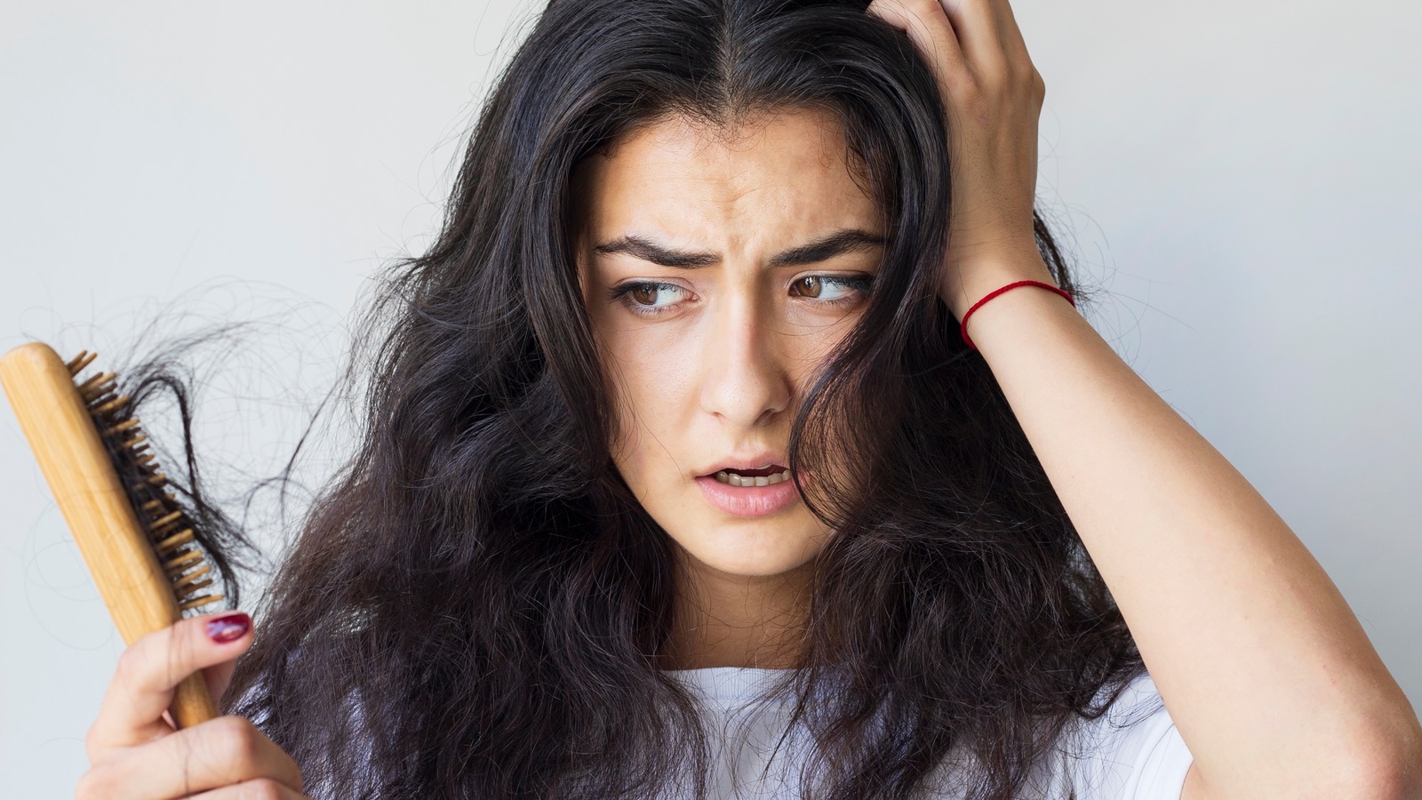 how-to-handle-and-treat-female-hair-loss