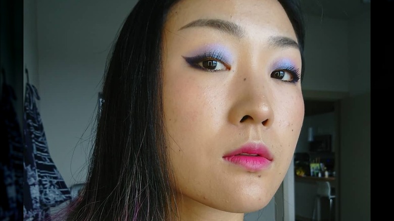 Violet smokey eyes