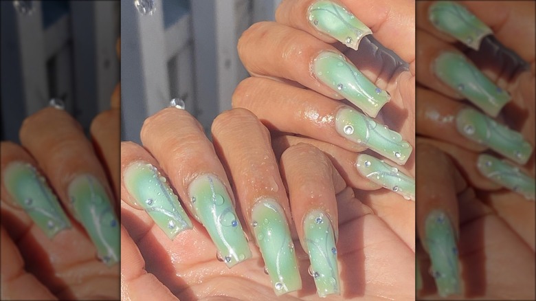 watery aura nails