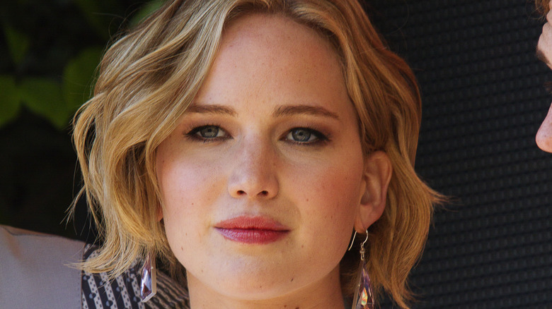 Jennifer Lawrence short wavy hair