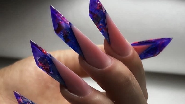 Galaxy-inspired edge nails