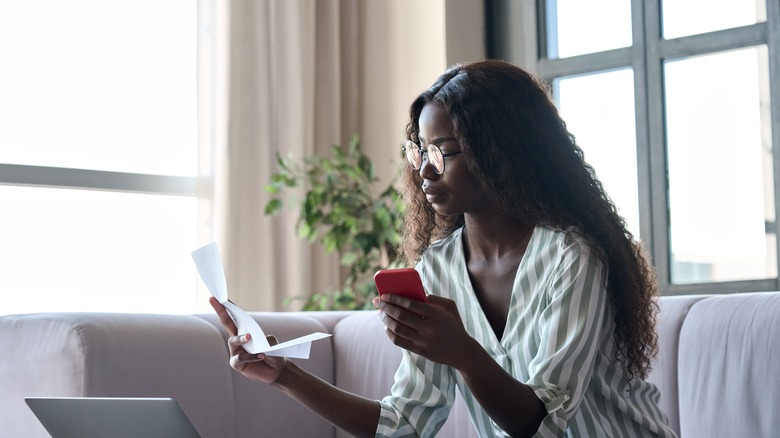 woman using latop